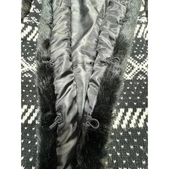 Christopher & Banks Black & White Knit with Faux Fur Trim Stand up Collar Sz XL - Picture 13 of 14